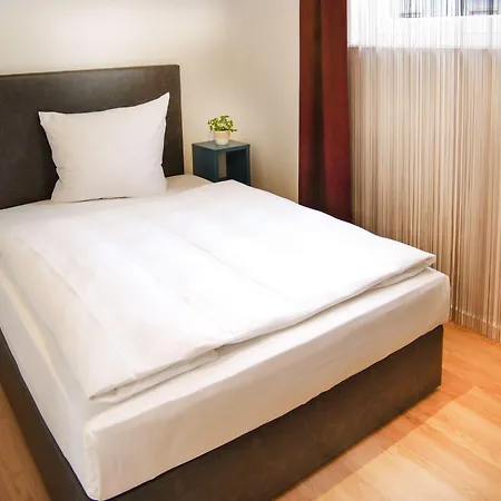 Seeger Living Premium West Aparthotel