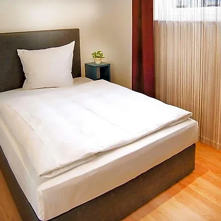 Apartahotel Seeger Living Premium West 4*