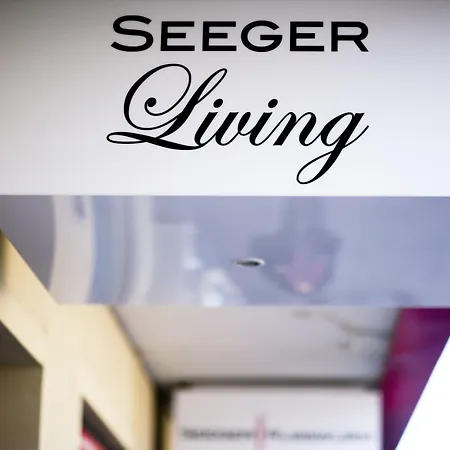 Seeger Living Premium West Apartahotel