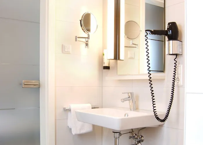 Seeger Living Premium West Apartahotel 4*