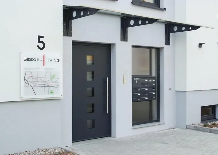 Seeger Living Premium West Apartahotel