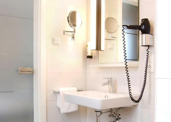 Seeger Living Premium West Apartahotel 4*