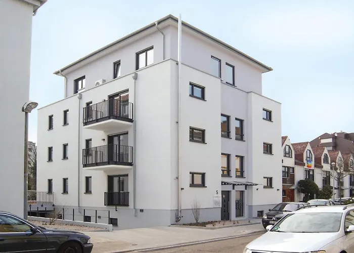 Seeger Living Premium West Apartahotel